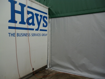   Nasza firma od wielu lat specjalizuje się w wynajmie oraz sprzedaży hal namiotowych.