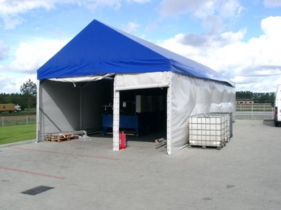 Namiot przemysłowy z poszyciem z materiału plandekowego