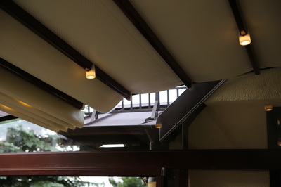 Wentylacja dachowa daje możliwość regulowania temperatury i wilgotności wewnątrz  konstrukcji oraz zapewnia dopływ świeżego powietrza.